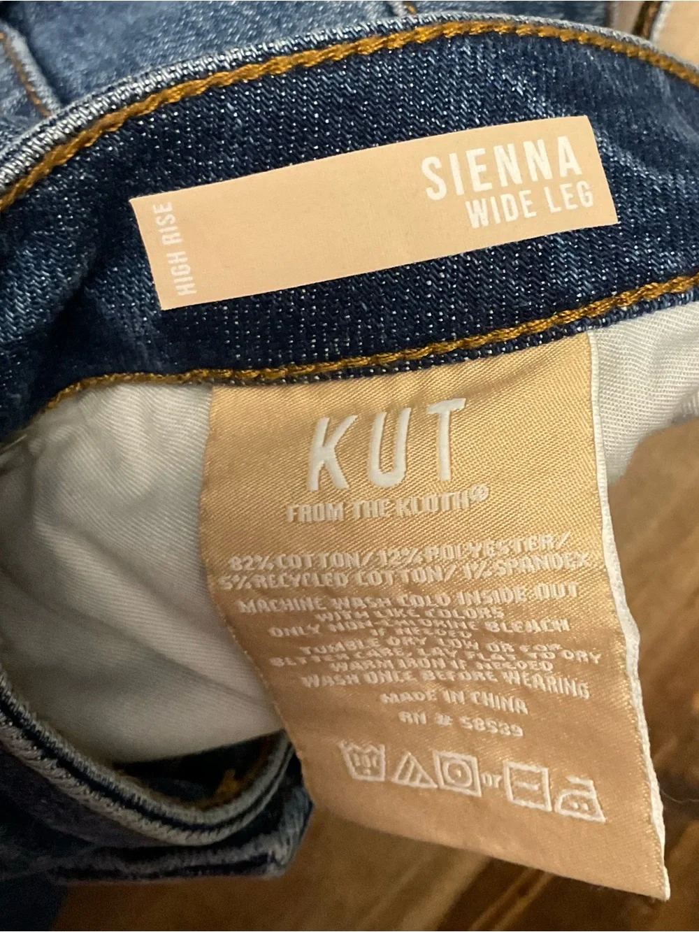 Kut from the Kloth Sienna Wide leg - Picture 6 of 6
